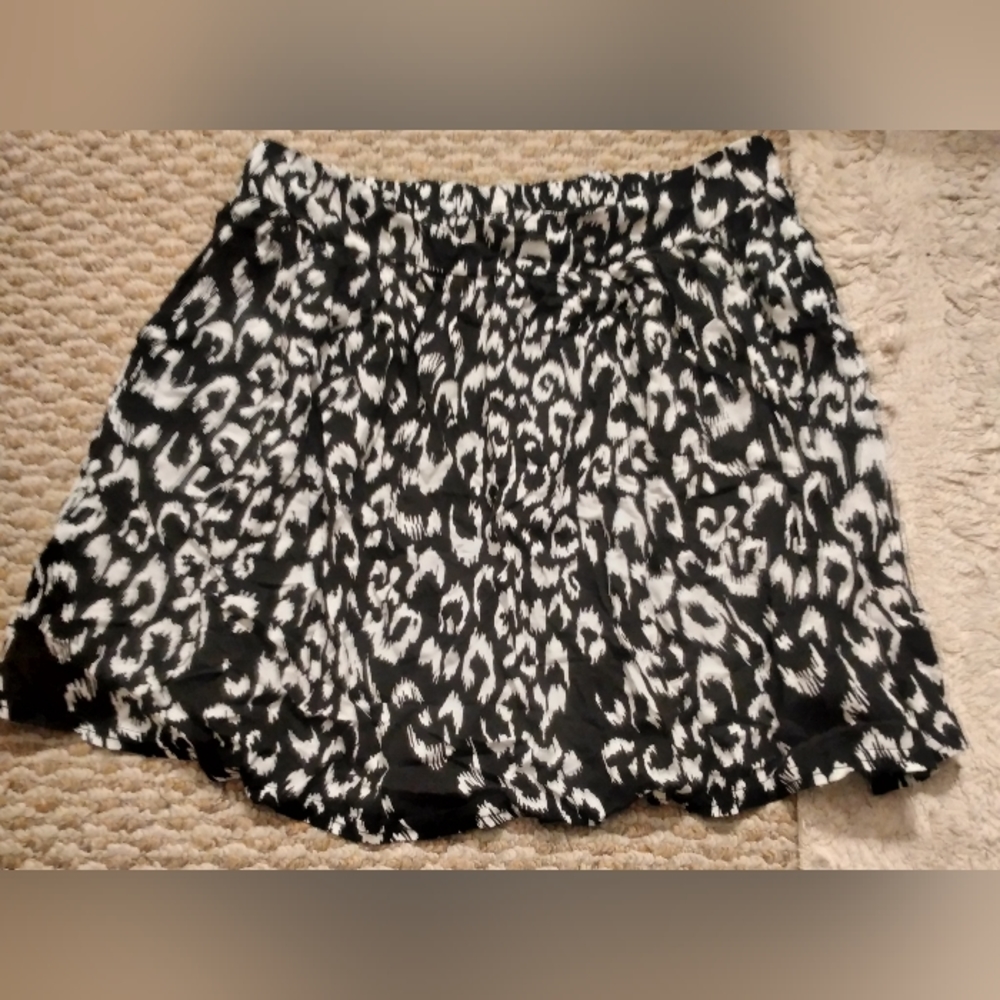 😊5 for $20 Wet seal skirt